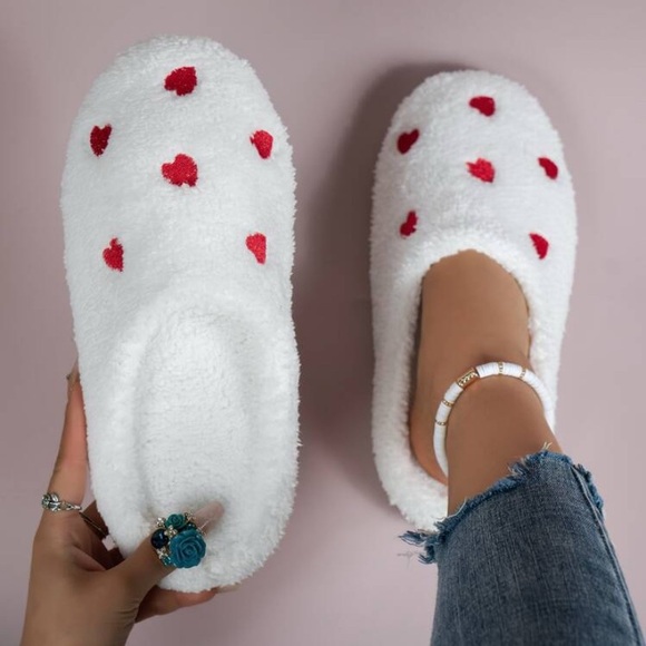 Shoes - Cozy White Slippers with Red Hearts NWOT size range 7-8ish